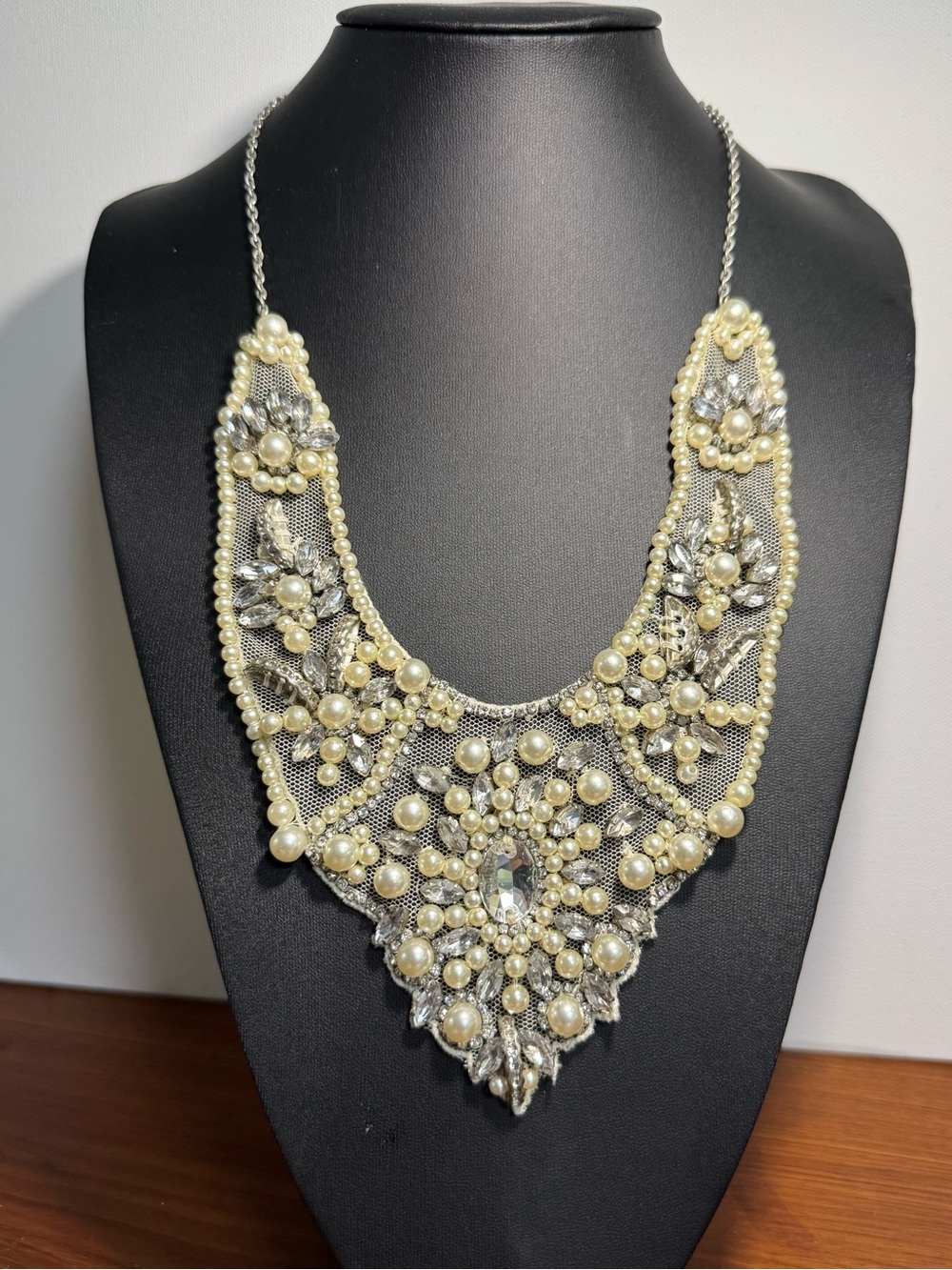 Handmade pearl bridal necklace on mesh